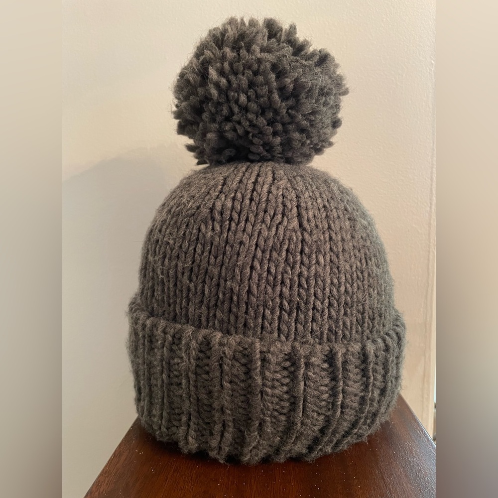 ⭐️ 4/$35 French Connection Grey toque